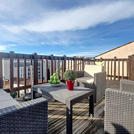 Henri Camille Real Estate - Roof - 2 Bedrooms Downtown W Rooftop Appartamento *